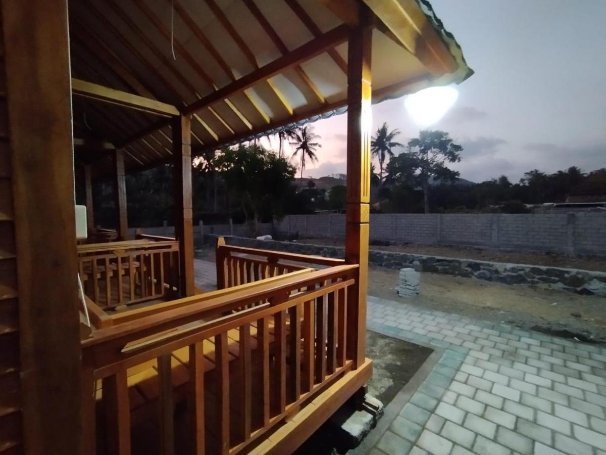 Mandalika Queen Hostel Kuta  Extérieur photo