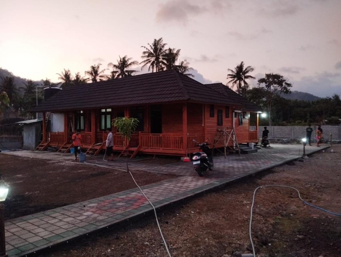Mandalika Queen Hostel Kuta  Extérieur photo